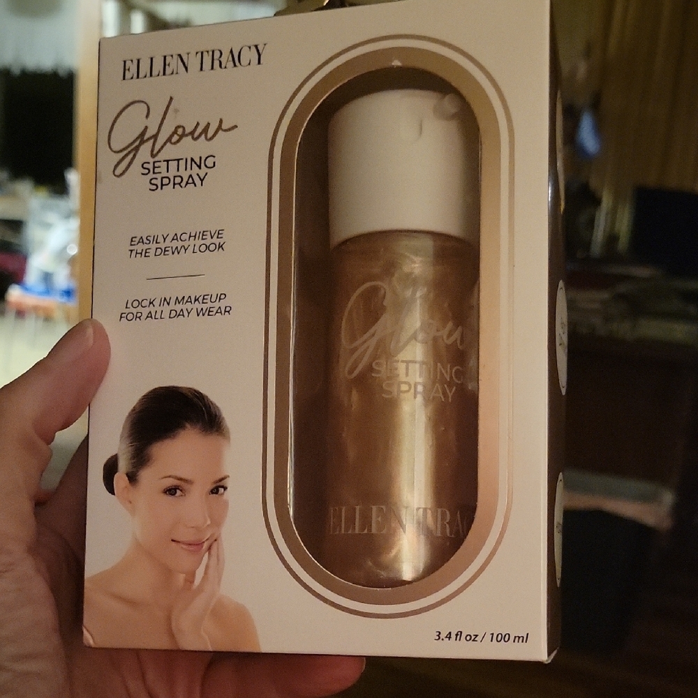 Ellen Tracy Glow Setting Spray - Radiant Gold New Sealed Box